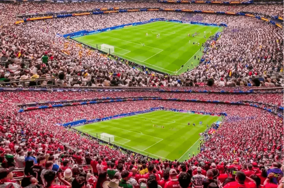 Botërori 2026 po befason me tribuna plot, stadiumet afro kapacitetit maksimal