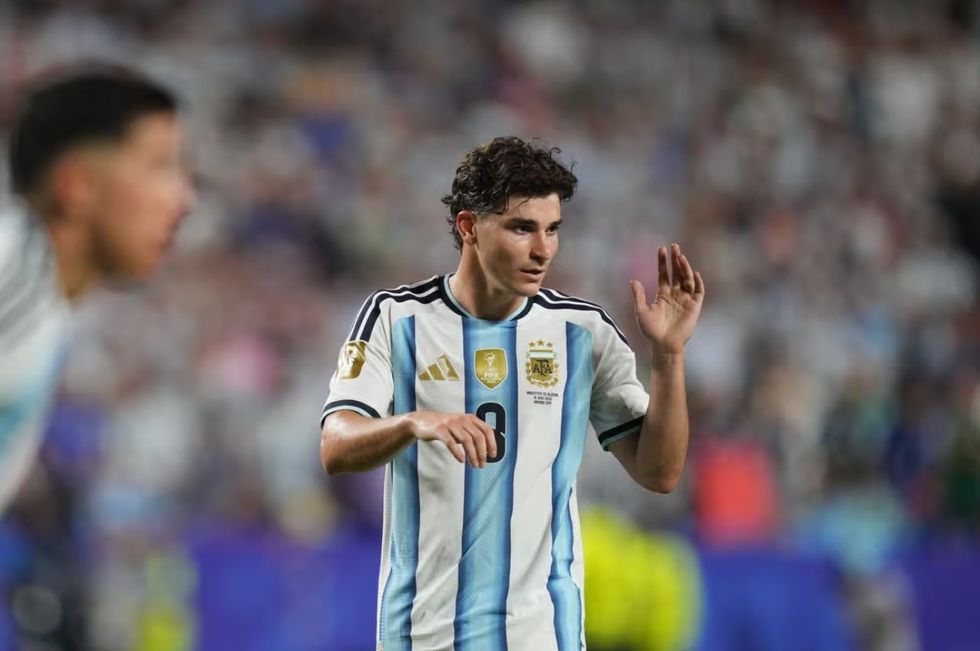 Julian Alvarez kërkon largimin nga Atletico Madridi, mes interesimit të gjigantëve evropianë