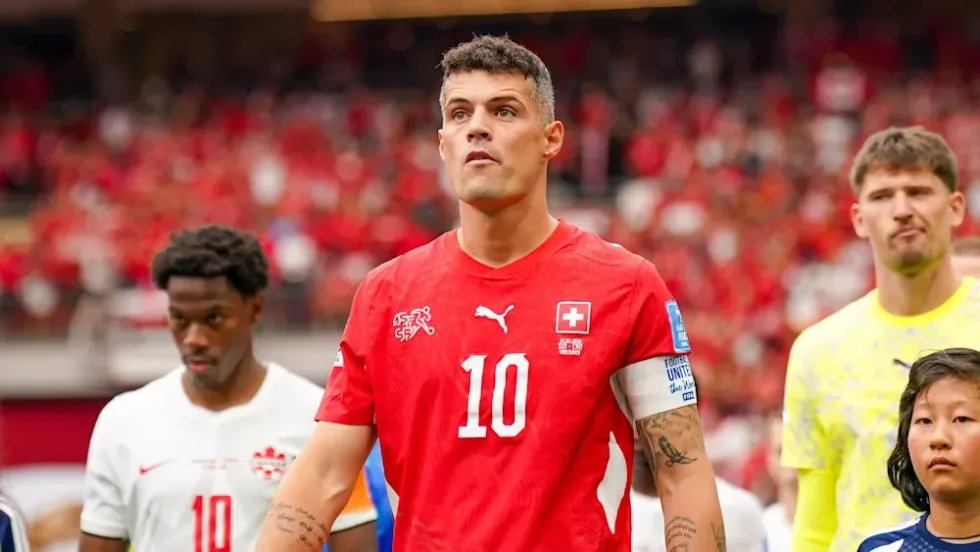Robin Gosens mbron Granit Xhakën: Kapiteni është pika kyçe dhe udhëheqësi i Zvicrës