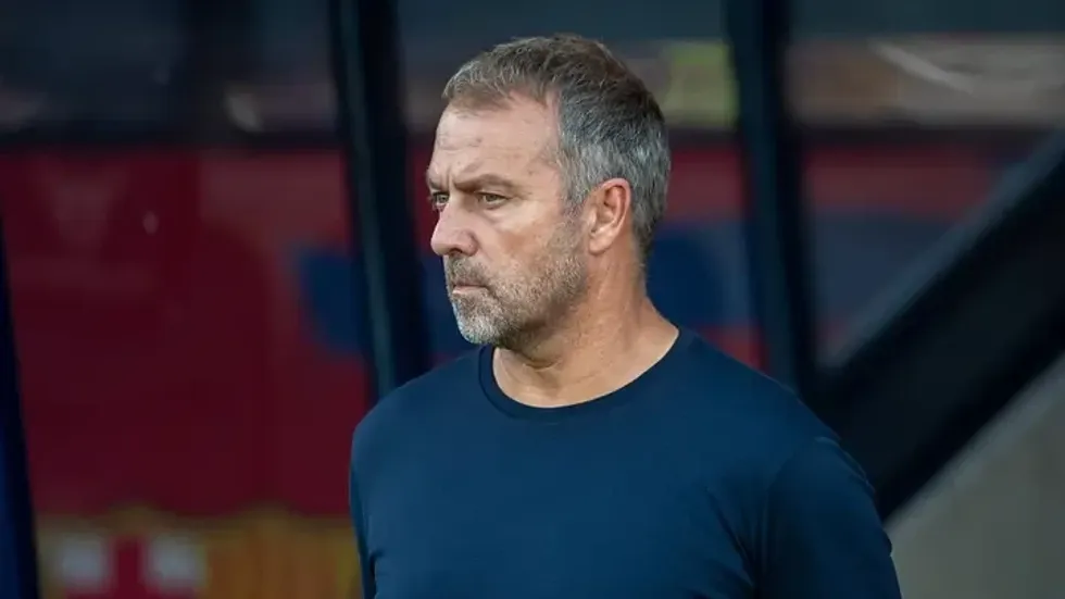 Brighton del në skenë për talentin e Barcelonës, ndërsa Flick ia lë të hapur largimin