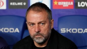 Barcelona shtyn përpara mbylljen e dy largimeve