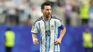 Scaloni shpjegon pse Messi do ta nisë nga stoli përballjen me Jordaninë