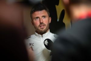 Manchester United synon Tchouamenin, por transferimi varet nga një kusht vendimtar