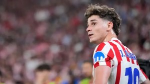 Laporta i rikujton Atleticos se Barcelona nuk e ka tërhequr ofertën për Julian Alvarezin