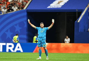 Unai Simon shkruan histori në Botëror, thyen rekordet e Zengës dhe Casillas