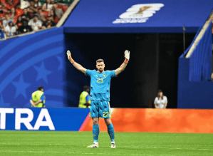 Unai Simon shkruan histori në Botëror, thyen rekordet e Zengës dhe Casillas