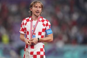 Luka Modric zgjedh të vijojë me Milanin edhe pas lamtumirës nga Kroacia